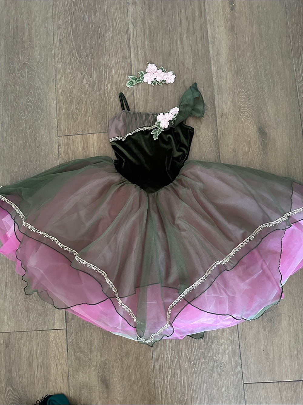 Revolution Green / Pink Tulle Fairy Dance.HalloweenCostume with Floral Appliqué.